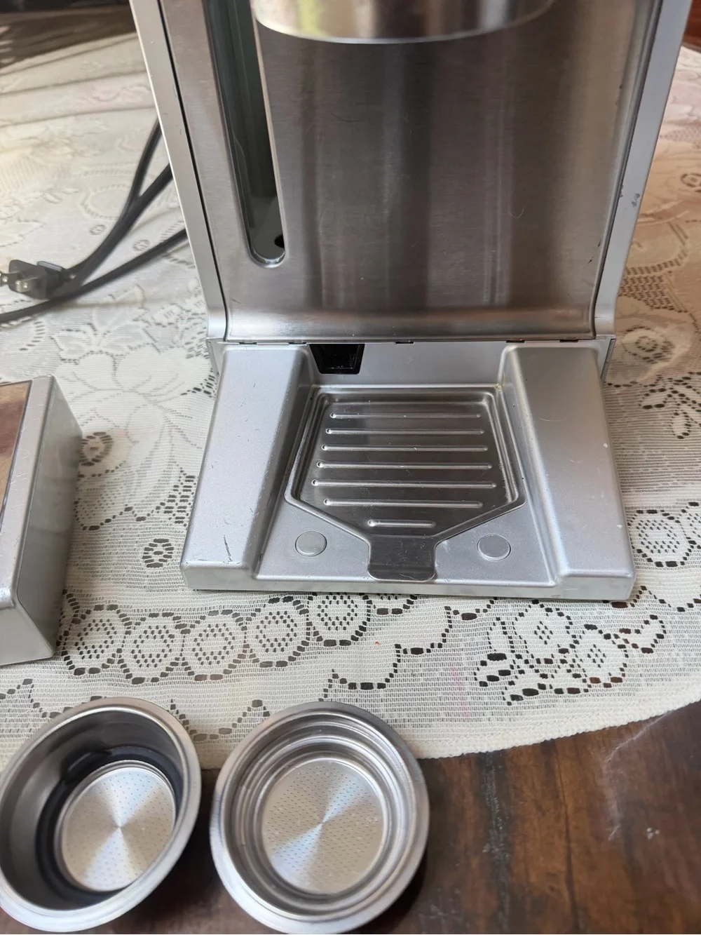 DeLonghi Stainless Steel Espresso , Cappuccino Machine with Portafilter - Silver